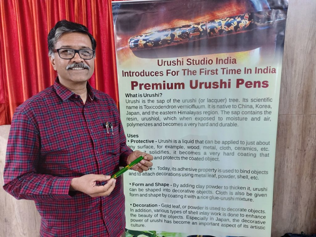 Vivek Kulkarni showing off his Urushi creation